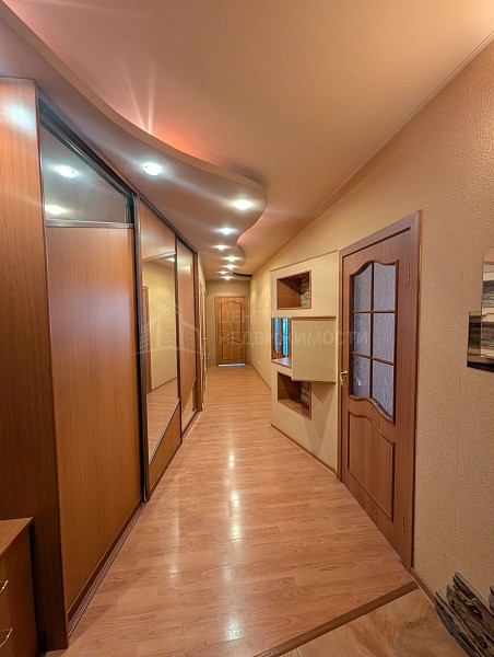 2-к квартира, 77 кв.м.
