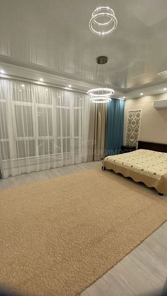 Дом с участком, 258 кв.м.