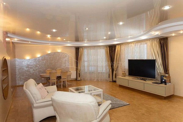 5-к квартира, 220 кв.м.