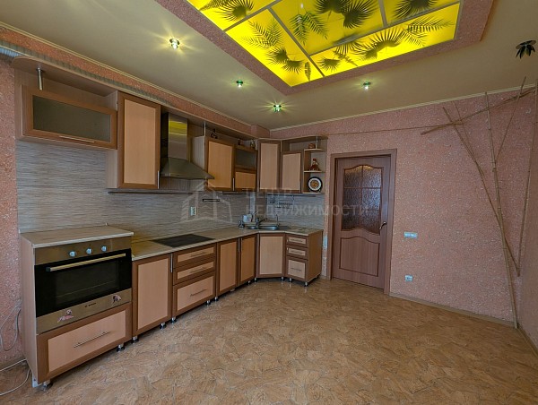 2-к квартира, 77 кв.м.