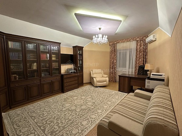 Дом с участком, 425 кв.м.
