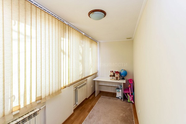 4-к квартира, 210 кв.м.