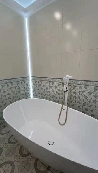 2-к квартира, 70 кв.м.