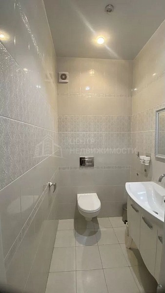 Дом с участком, 258 кв.м.