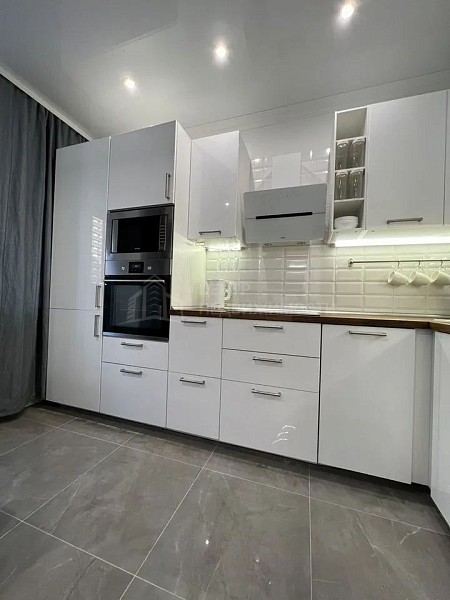 2-к квартира, 74 кв.м.