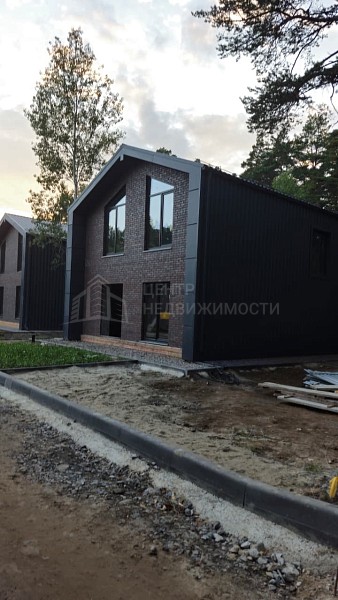 Дом с участком, 183 кв.м.