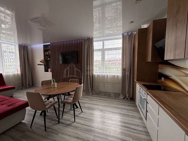 2-к квартира, 65 кв.м.