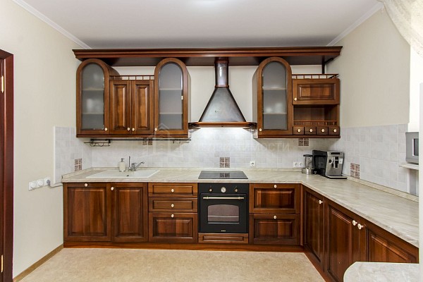 4-к квартира, 210 кв.м.
