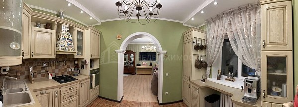 Дом с участком, 425 кв.м.