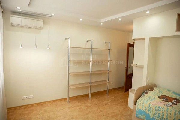 5-к квартира, 220 кв.м.