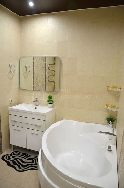 2-к квартира, 77 кв.м.