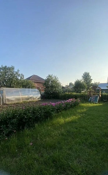 Дом с участком, 258 кв.м.