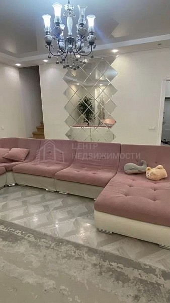 Дом с участком, 258 кв.м.