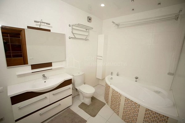 5-к квартира, 220 кв.м.