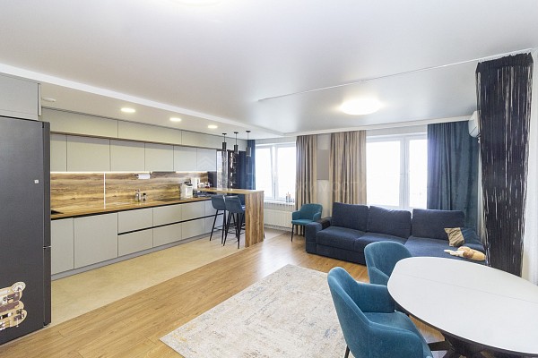 2-к квартира, 77 кв.м.