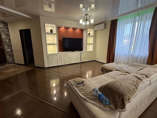 2-к квартира, 90 кв.м.
