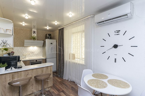 2-к квартира, 49 кв.м.
