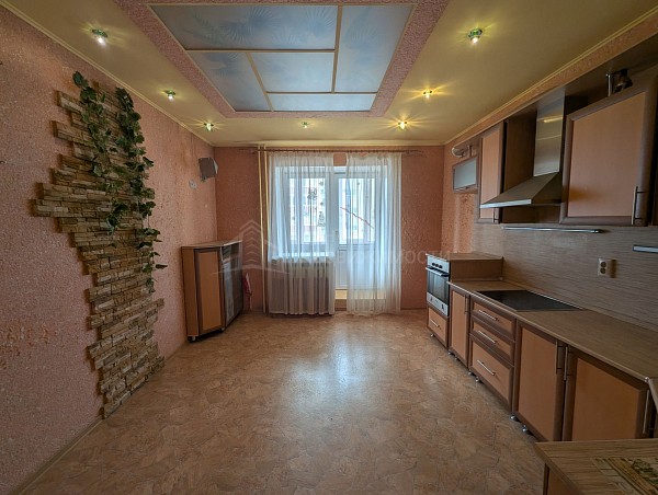2-к квартира, 77 кв.м.