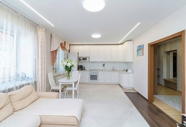 2-к квартира, 81 кв.м.