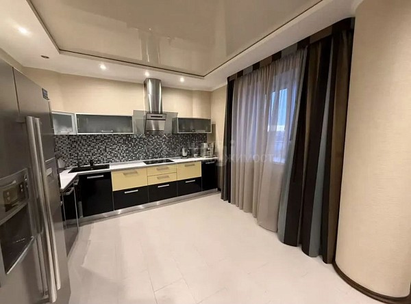 2-к квартира, 87 кв.м.