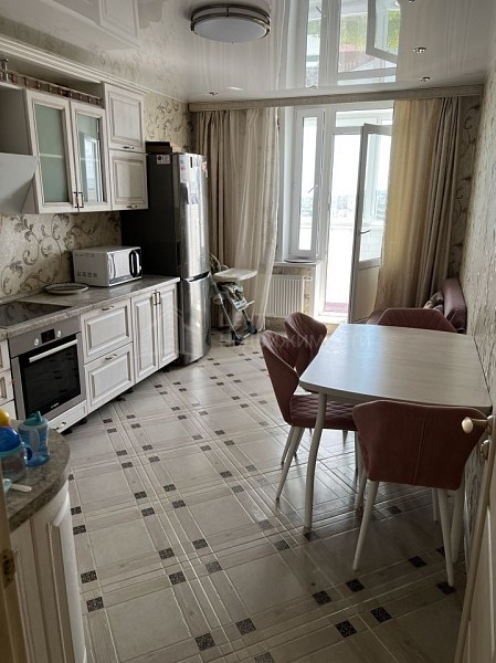 2-к квартира, 81 кв.м.