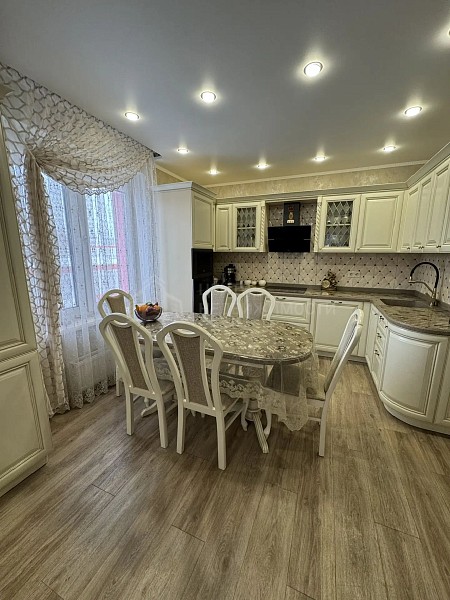 2-к квартира, 79 кв.м.