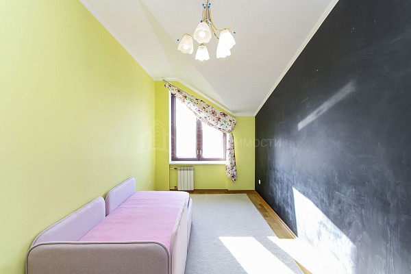 4-к квартира, 210 кв.м.