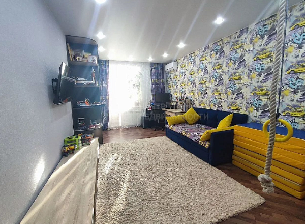 2-к квартира, 77 кв.м.