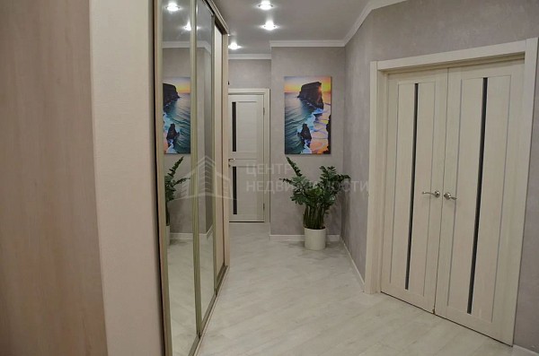 2-к квартира, 77 кв.м.